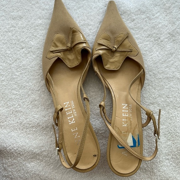 Anne Klein beige - Picture 1 of 3